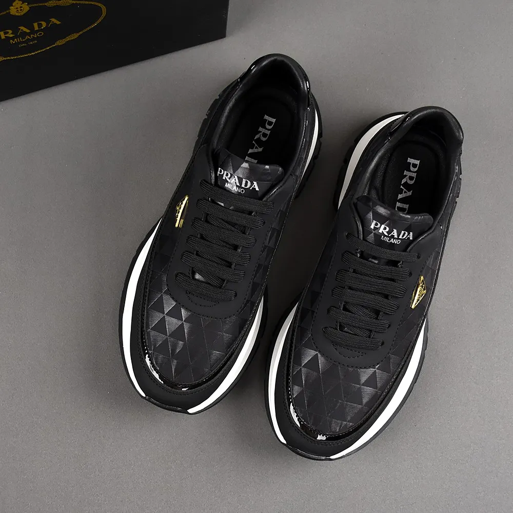 PP440👟👟👟[PRADA-Prada] boutique series. The upper is made of first-layer cowhide, sheepskin lining, and an ultra-light soft elastic PU outsole. Men's size 38-44 (45 custom-made) (just choose according to your usual wearing size).